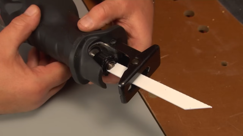 When Should You Consider Changing The Saw Blade For Your Sawzall Machine?